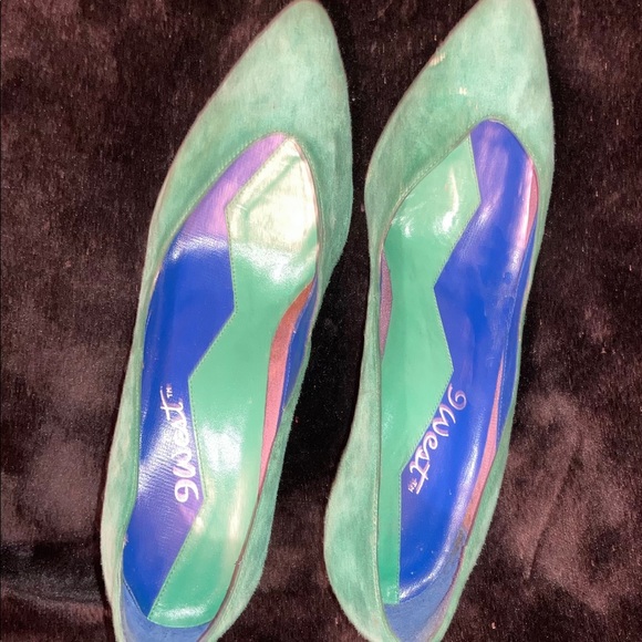 Vintage Nine West Kitten Heel Pumps - Picture 2 of 4